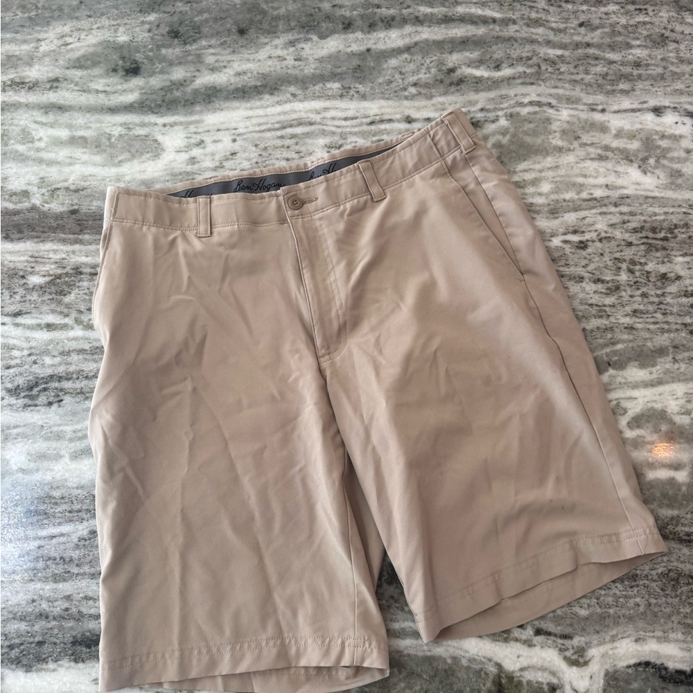 Men’s Khaki Ben Hogan Shorts Size 34